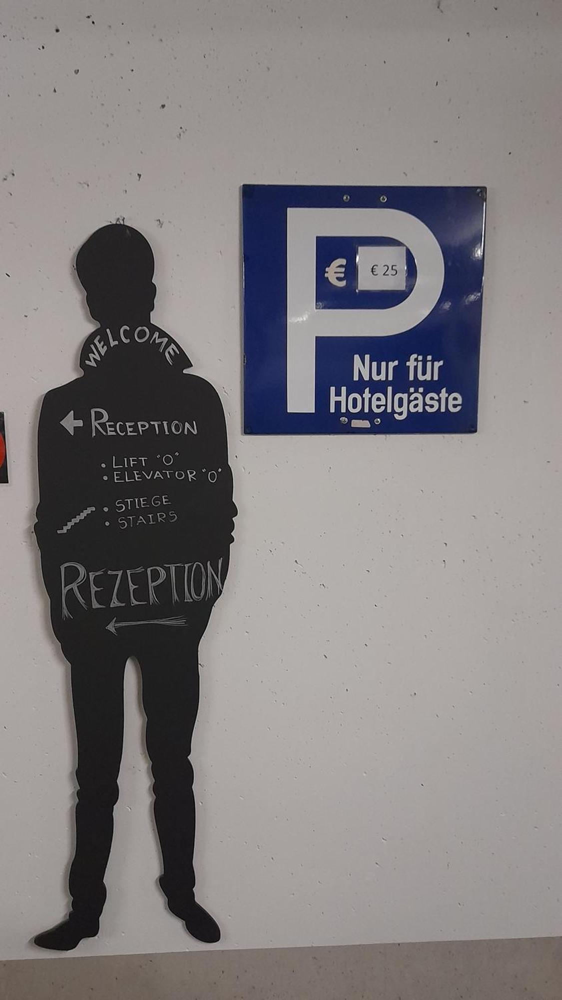 Hotel Altstadt Hofwirt 3*